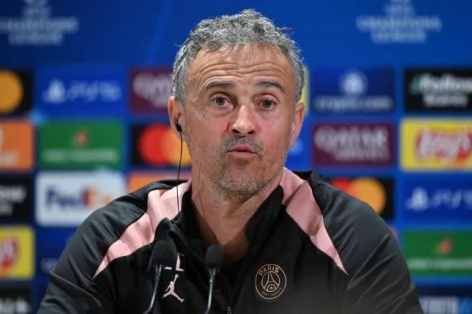 HLV Luis Enrique của PSG nhập viện vì tai nạn