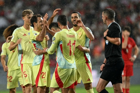 Sao Arsenal lập hat-trick, Tây Ban Nha thắng 6-0 tại Vòng loại World Cup