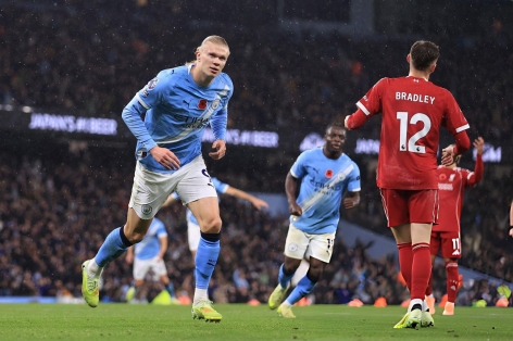 Đè bẹp Liverpool, Man City chiếm đóng top 2 Ngoại hạng Anh