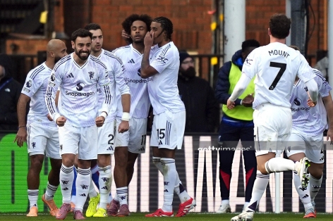 Ngược dòng ngoạn mục, MU áp sát top 4 Ngoại hạng Anh 2025/26