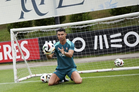 Ronaldo sắm vai thủ môn trong sự kiện đặc biệt trước thềm EURO 2024