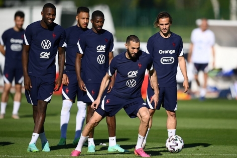 Benzema thể hiện đẳng cấp khác biệt trong ngày trở lại ĐT Pháp