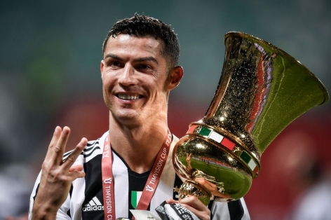 Ronaldo nhận giải thưởng cao quý trước thềm Euro 2021