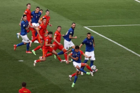 4 đội tuyển chính thức tiến vào vòng 16 đội Euro 2021