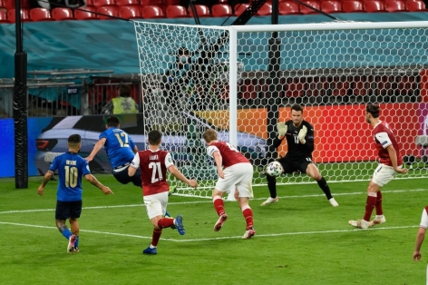 Video bàn thắng Italia 2-1 Áo: Đỉnh cao thay người