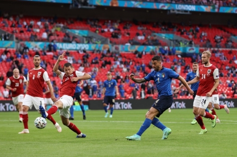 Cầu thủ nhanh nhất Euro 2021 dứt điểm trái phá