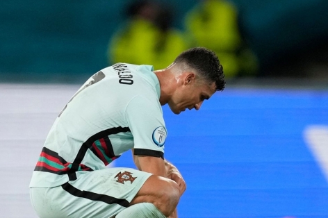 Ronaldo lặng người khi Bồ Đào Nha dừng chân ở Euro 2021