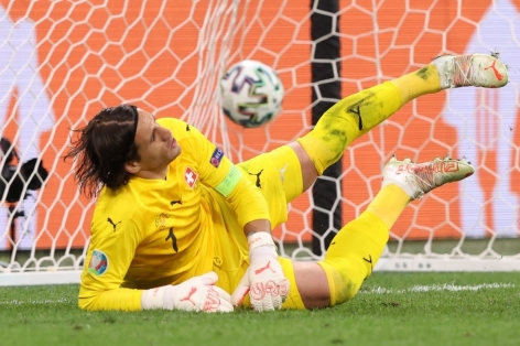 Sommer nghẹn ngào trong ngày dừng chân tại Euro 2021