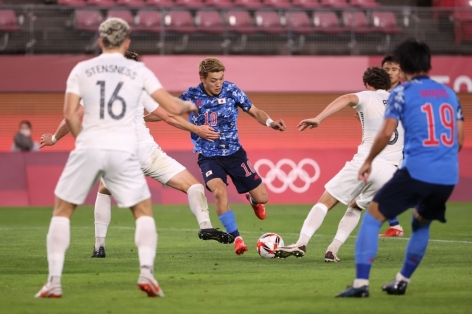 Nhật Bản góp mặt ở bán kết Olympic sau loạt luân lưu định mệnh