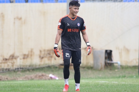 Cựu thủ môn U22 Việt Nam nỗ lực tìm suất bắt chính