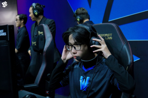 Báo chí quốc tế nói gì về Team Whales?