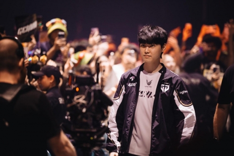 Trực tiếp Chung Kết LOL EWC 2025 - Ngày 20/7: T1 vs G2, GEN vs AL