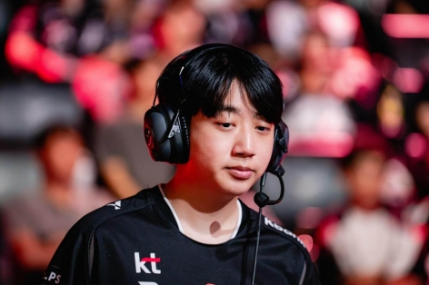 HLV Score: 'KT họp đến khuya để chuẩn bị chiến T1'