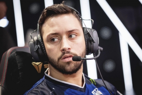 Team Liquid chia tay người chơi đường giữa APA