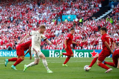 De Bruyne xử lý đẳng cấp kiến tạo cho Hazard ghi bàn