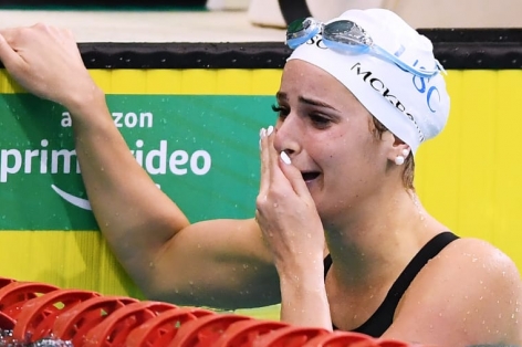 Kỷ lục Olympic bị phá 3 lần liên tiếp, nữ VĐV xinh đẹp vào chung kết