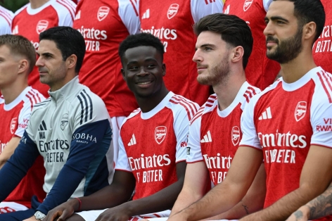 Saka kinh ngạc vì phong thái thủ lĩnh của một siêu sao Arsenal