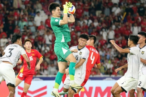 Người nhện 1m91 của U22 Việt Nam lập kỷ lục định giá 6 tỷ Đồng