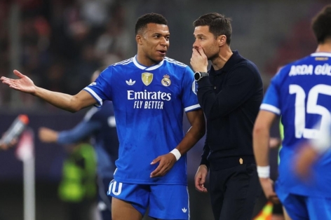 Xabi Alonso kinh ngạc về Mbappe: 'Ghi bàn là thiên bẩm'