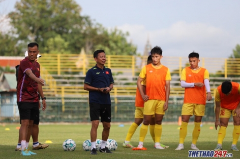 Buổi tập của U23 Việt Nam ngày 17/08:  Bị quay lén, CĐV Thái đến quan sát, HLV không hài lòng cầu thủ