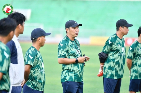 Đội xuống hạng V-League chia tay HLV chỉ sau 2 tháng