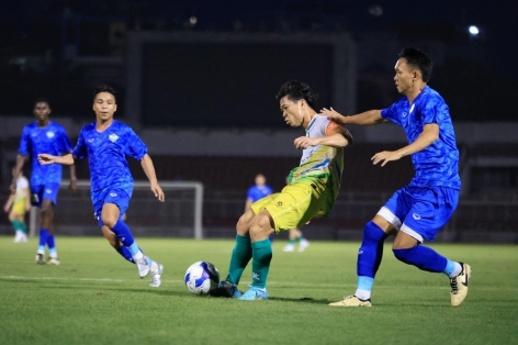Công Phượng và Xuân Trường ghi bàn, giúp đội thắng đậm 5-1