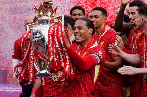 Liverpool chuẩn bị ký hợp đồng với trung vệ hàng đầu thế giới