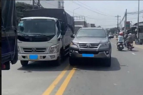 Xe tải vượt làn đâm người đi bộ ở Mê Linh: Người đi bộ cũng phải tuân thủ quy định