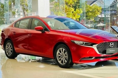 Sedan hạng C mất dần sức hút: Giảm sâu cũng khó bán