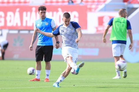 CLB Hà Nội bất ngờ nhận tin dữ trước ngày V-League trở lại