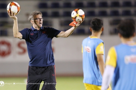HLV Troussier nhận tin kém vui từ U22 Việt Nam trước SEA Games