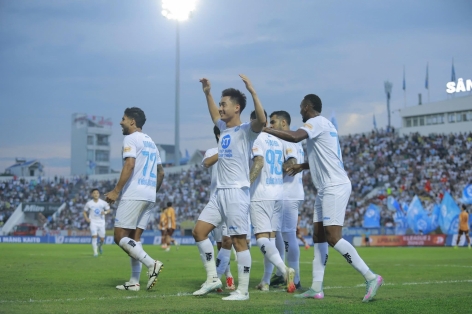 AFC thốt lên 1 điều về khi Nam Định tiến sát chức vô địch