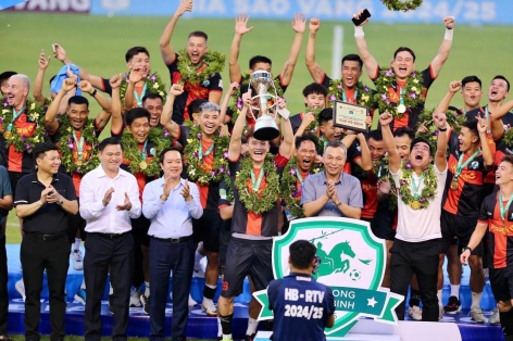 Vừa giành quyền lên hạng V-League, 1 CLB lập tức đổi tên