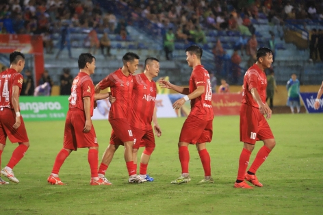 Việt Nam All Stars ngược dòng ấn tượng, đánh bại Huyền thoại MU