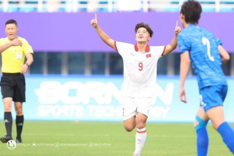 Chưa đá 1 phút nào, tiền đạo U23 Việt Nam đã đi vào lịch sử