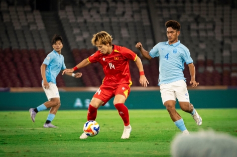U23 Việt Nam thắng chật vật U23 Campuchia