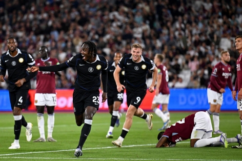 Cole Palmer vắng mặt, Chelsea vẫn thắng đậm West Ham