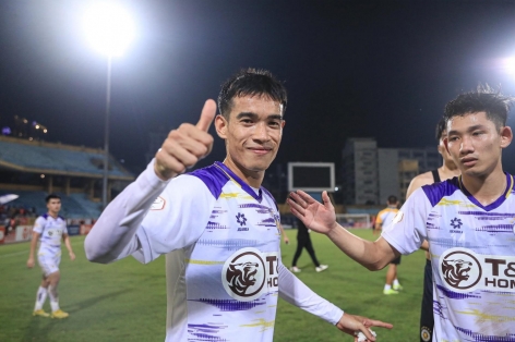 Văn Toàn lập cột mốc cực ấn tượng ở V-League