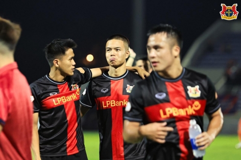 Vòng 3 V-League 2025/2026: Ngôi đầu không đổi chủ