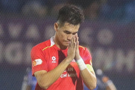Trực tiếp Becamex TP HCM 1-0 CA TP HCM: Tiến Linh nổ súng