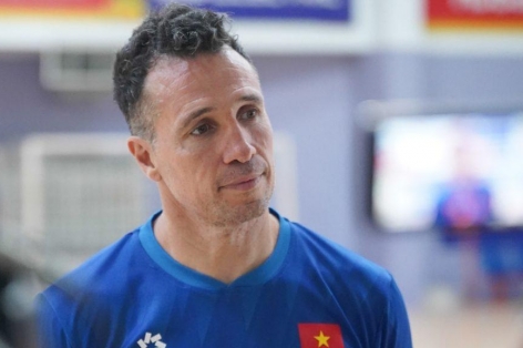 HLV Argentina phải loại 3 tuyển thủ Việt Nam trước SEA Games