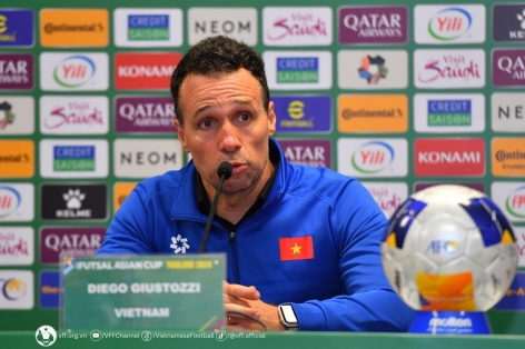 HLV Argentina nói thẳng trận tuyển Việt Nam gặp Malaysia