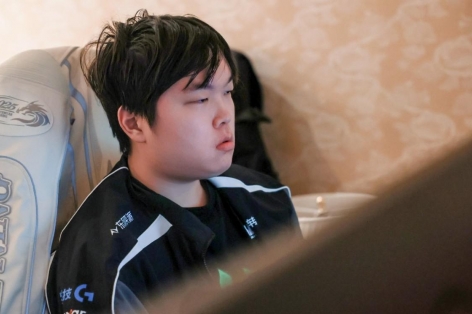 Một đội LCK được cho là đang cố gắng chiêu mộ Bin, fan LPL phũ phàng: “Đi luôn, không tiễn”