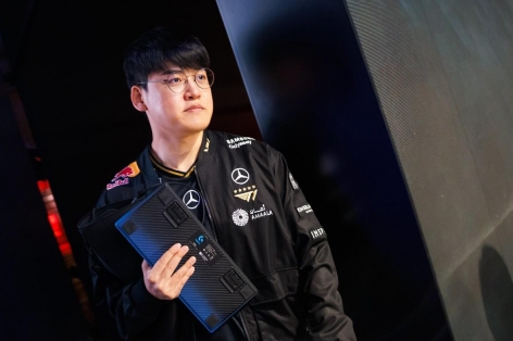 Hé lộ lý do thực sự khiến T1 không thể bảo vệ Gumayusi trước T1Gall