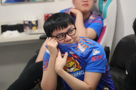 SofM bất ngờ 'nhá hàng' việc trở lại thi đấu chuyên nghiệp