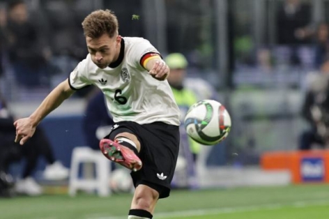 Kimmich chỉ trích tuyển Đức sau khi bị Ronaldo reo sầu