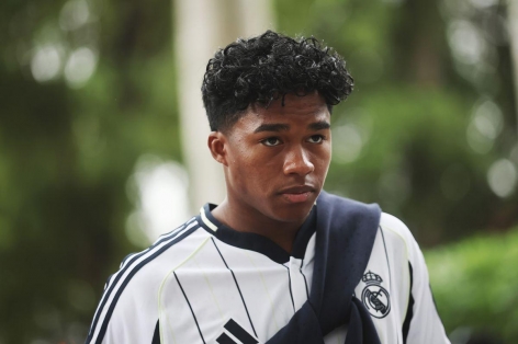 Endrick quyết 'ba mặt một lời' với Real Madrid