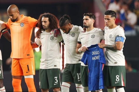 Pedro Neto nghẹn ngào tri ân Diogo Jota tại Club World Cup