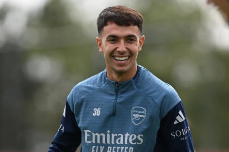 Arne Slot bất ngờ gọi tên Zubimendi trước đại chiến Arsenal