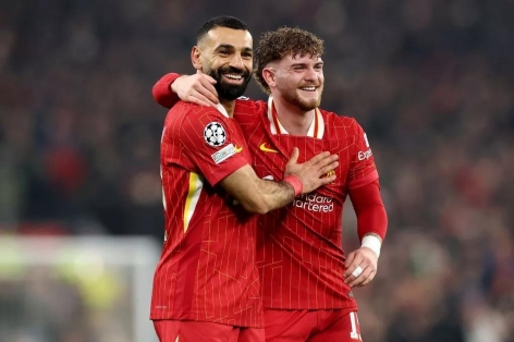 Mohamed Salah gửi thông điệp đầy tình cảm đến Harvey Elliott